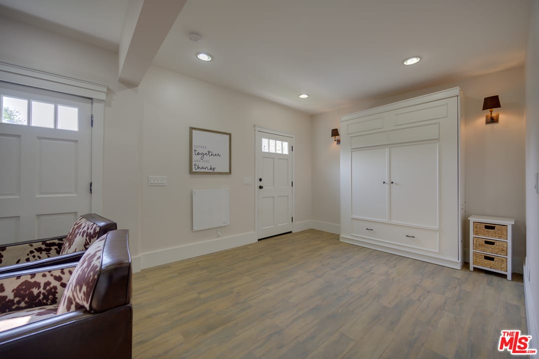 3752 Ocean View Ave, Los Angeles, CA 90066