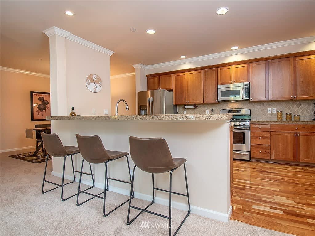 505 5th Ave S #201