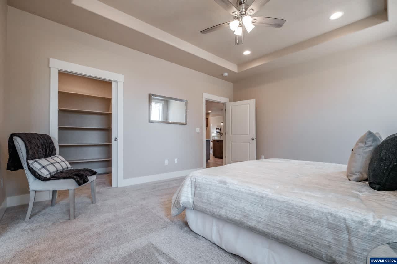 708 NW George Ct