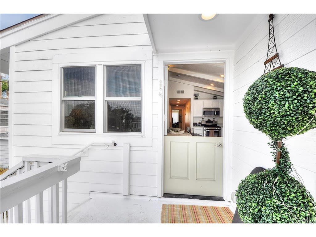420 Poinsettia Ave