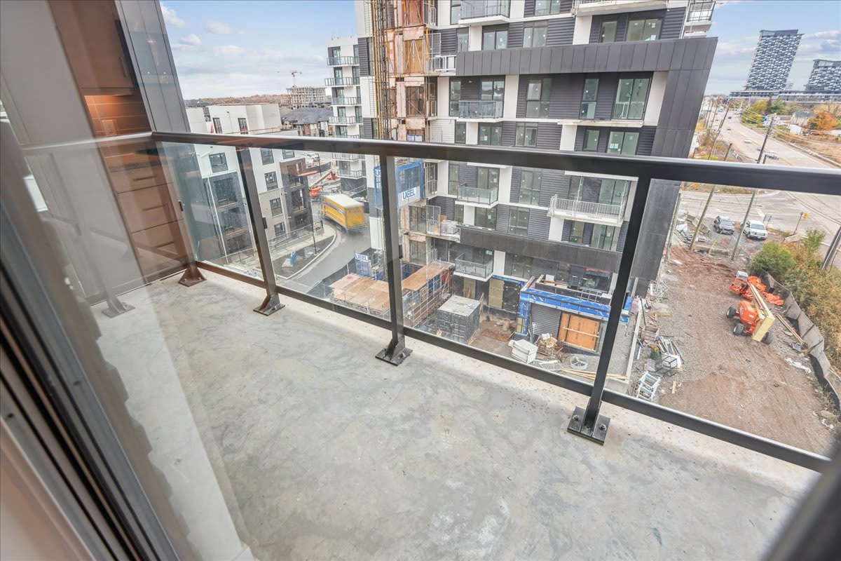 1 bed+ den in uptown core!