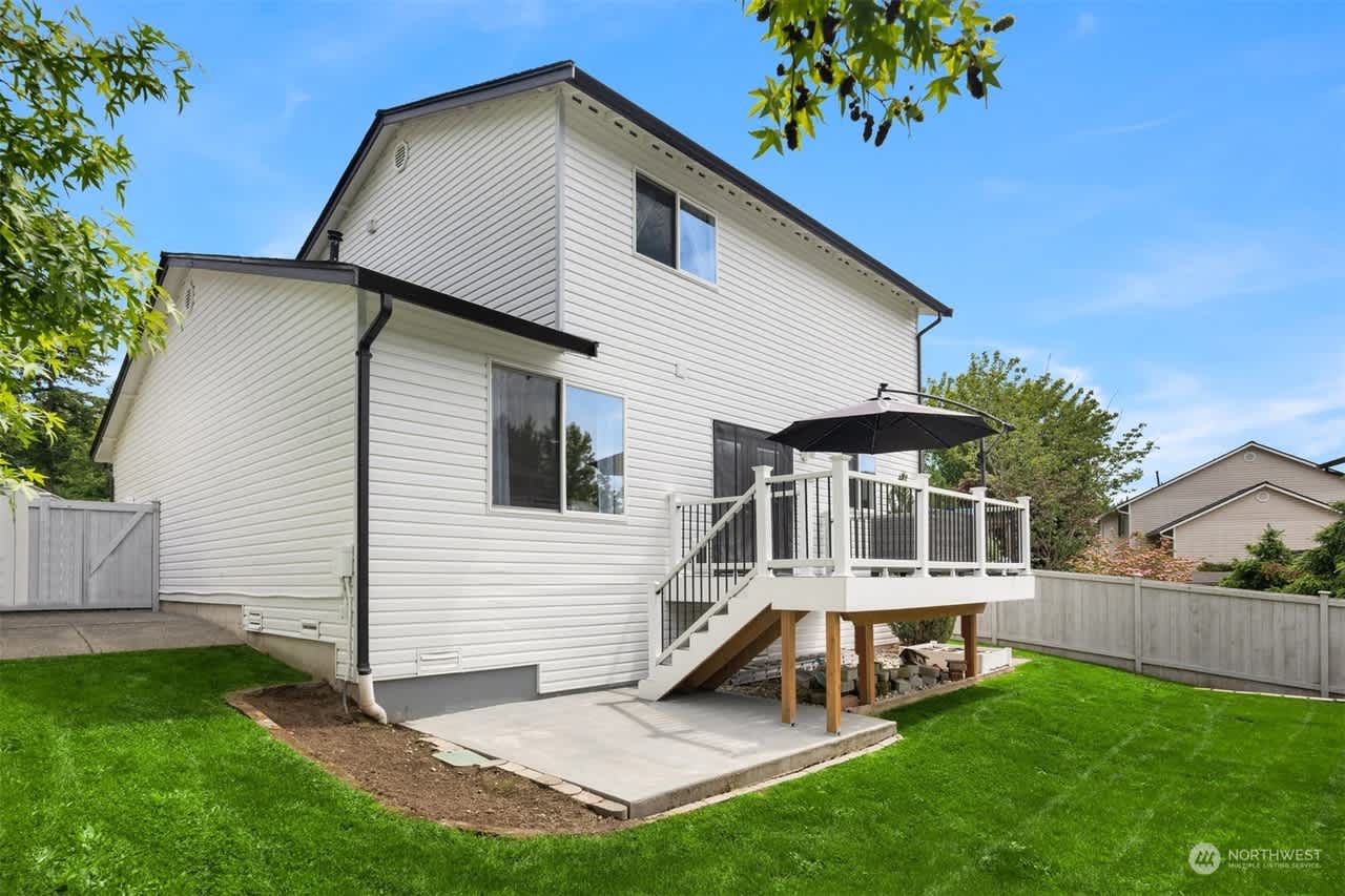 9530 17th Pl NE