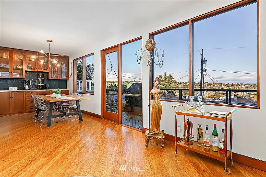 3428 10th Ave W