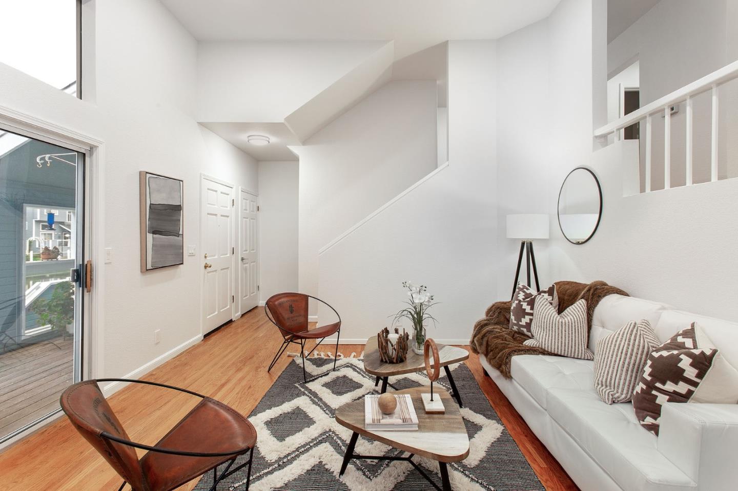 844 Portwalk Pl
