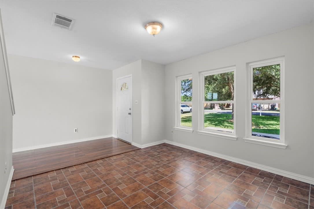 335 Siebert Dr