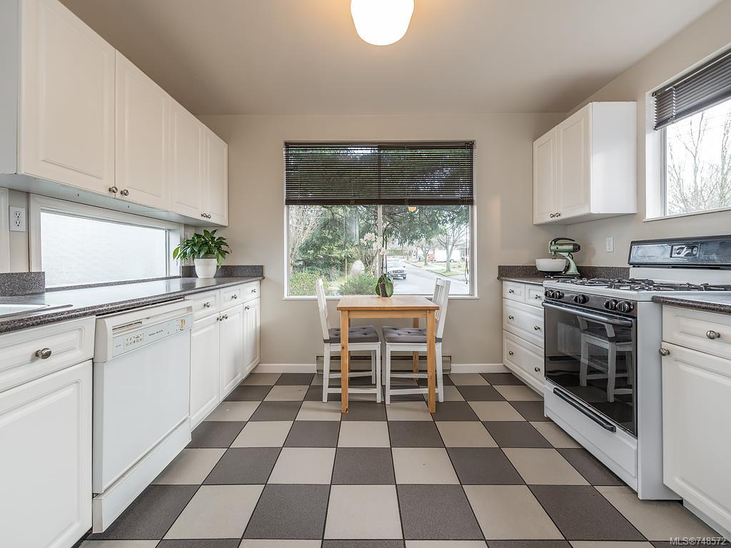 3174 Yew St, Victoria