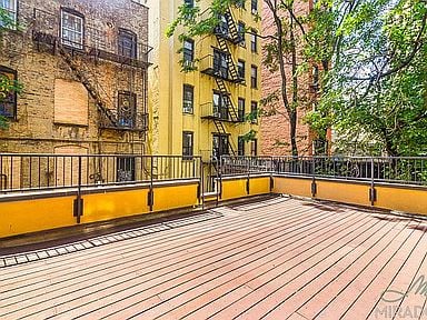 120 Saint Marks Place Unit: 2R