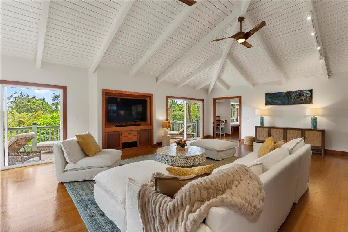 60 Koolau Rd  