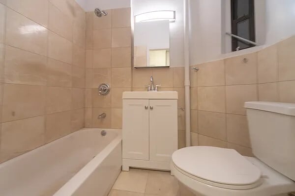 210 East 38th Street, Apt 5B