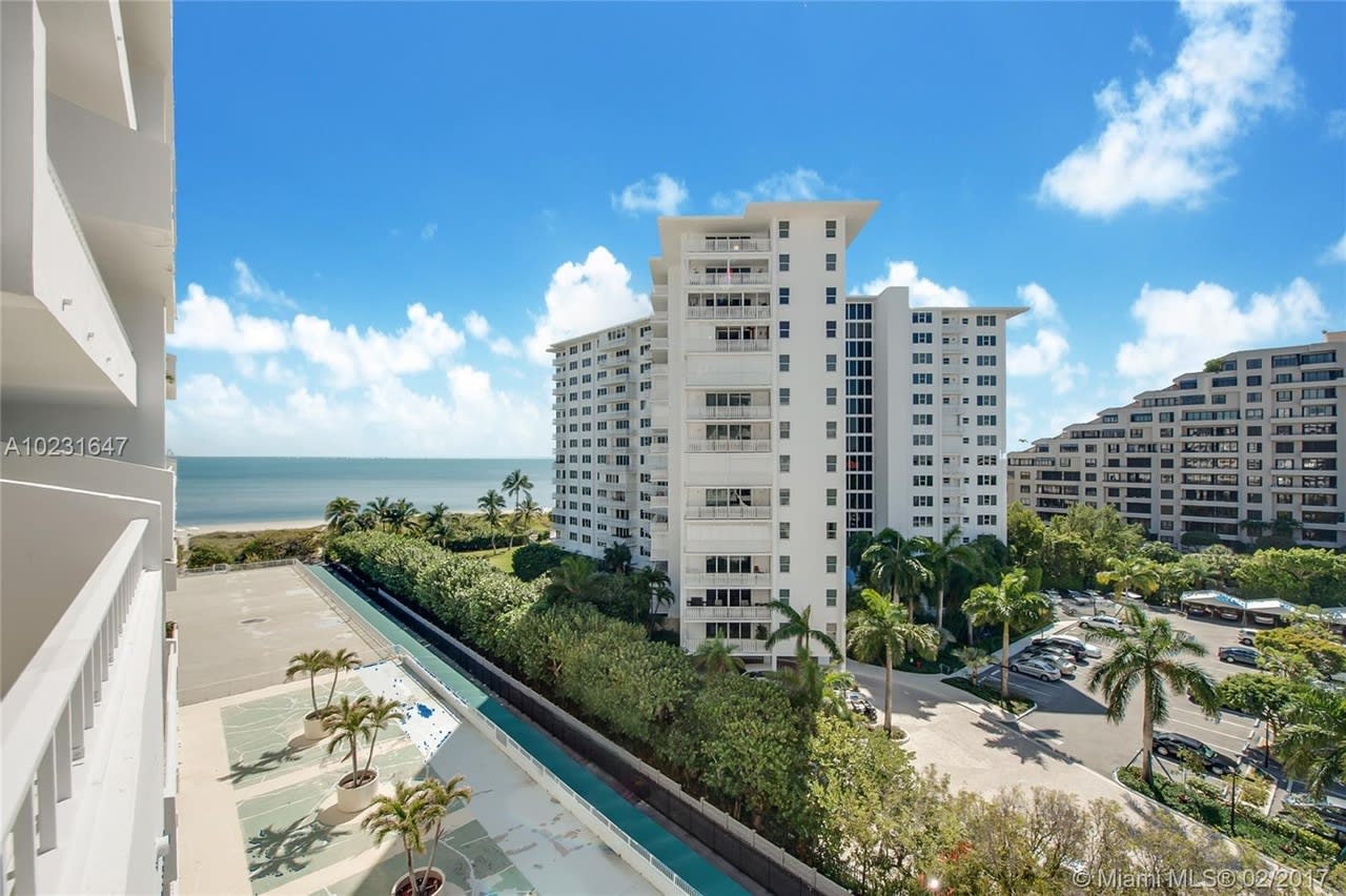 199 Ocean Ln Dr #807