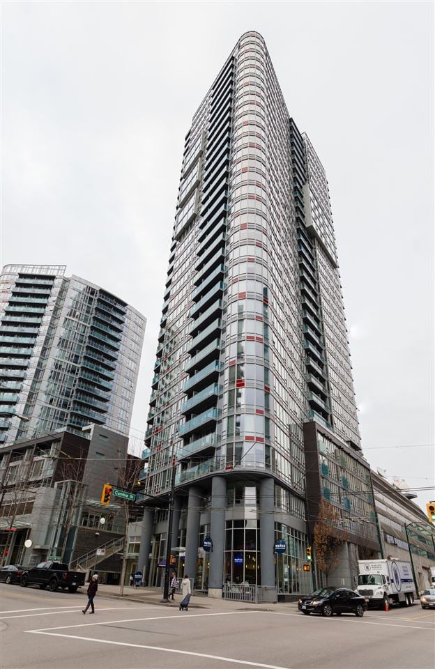 1705-233 Robson St