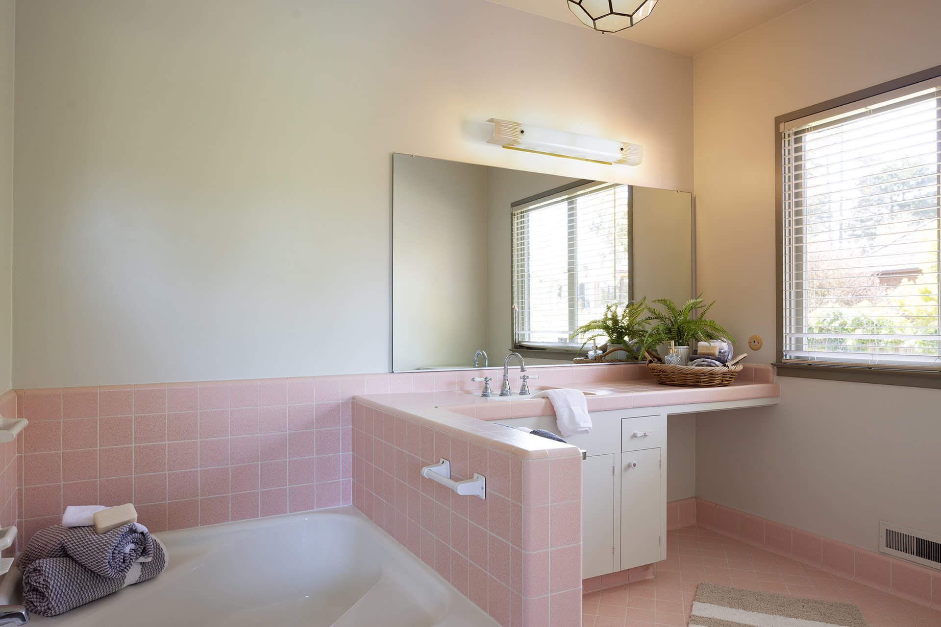 Pebble Beach Abode by The Lodge - 1483 Padre Lane