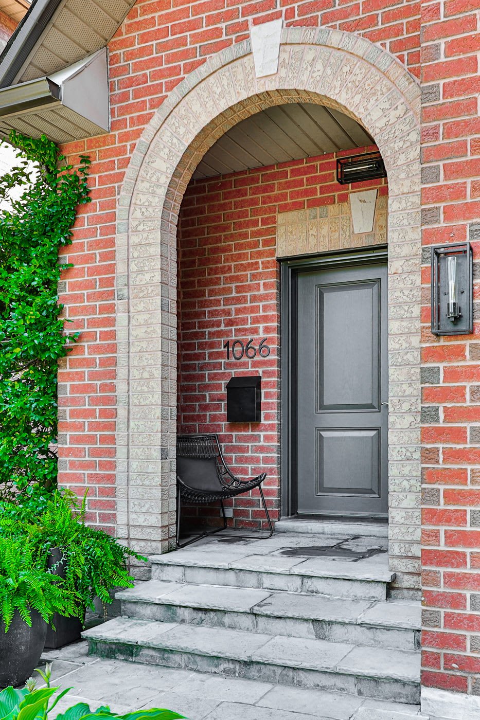 1066 Chateau Court