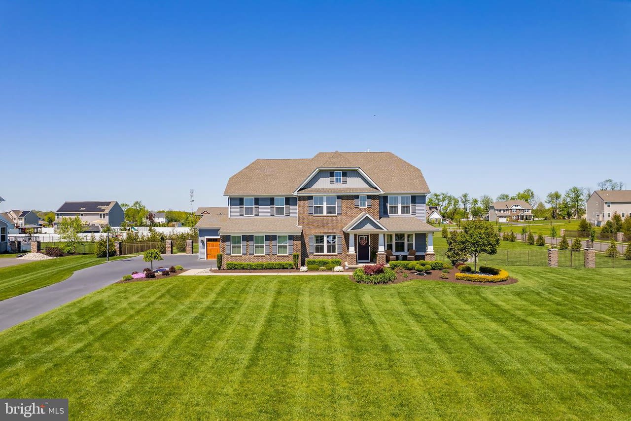 16 Gina Dr