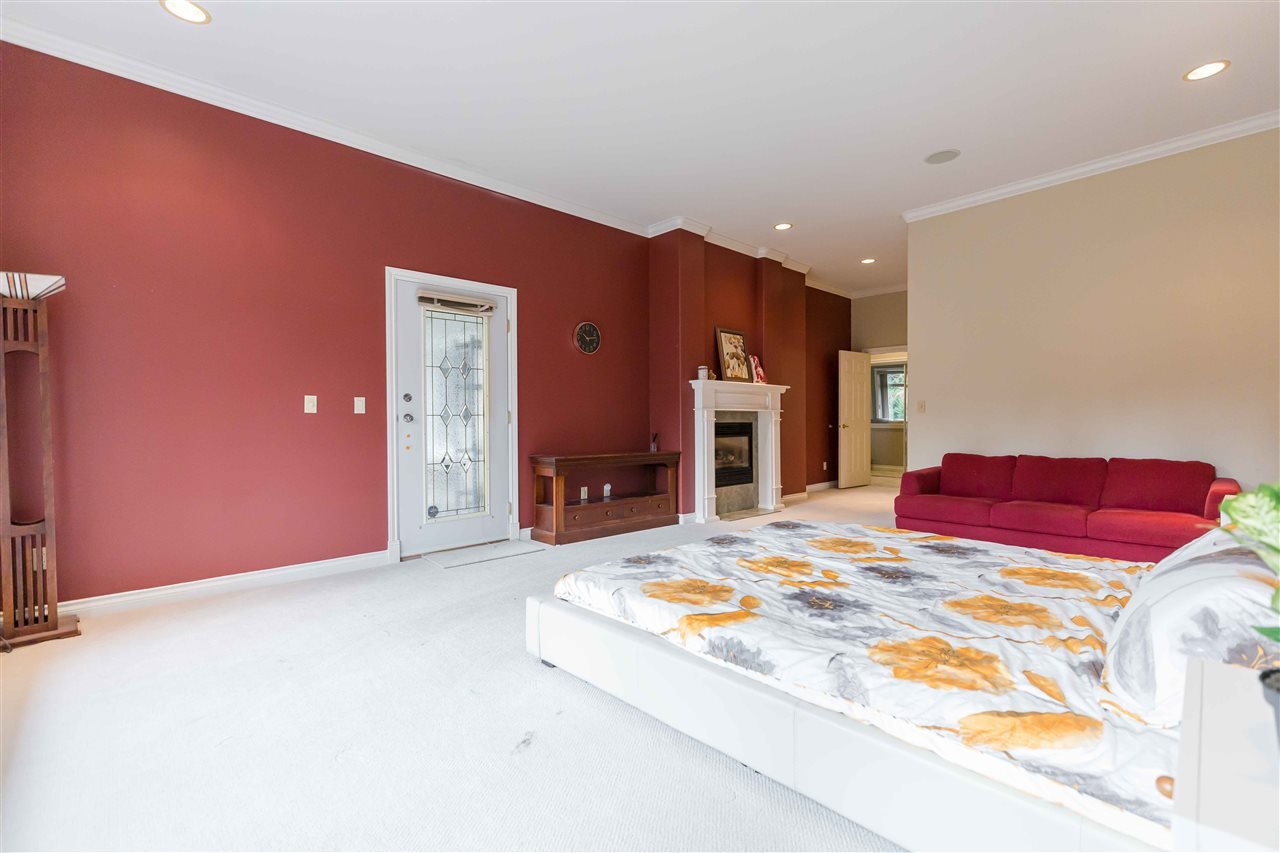 2221 Tanager Place, North Vancouver