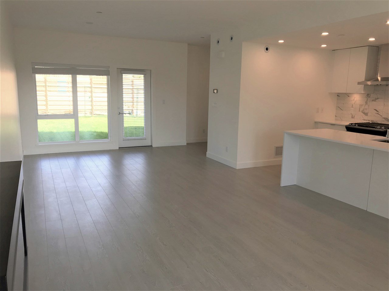 15-3596 Salal Dr