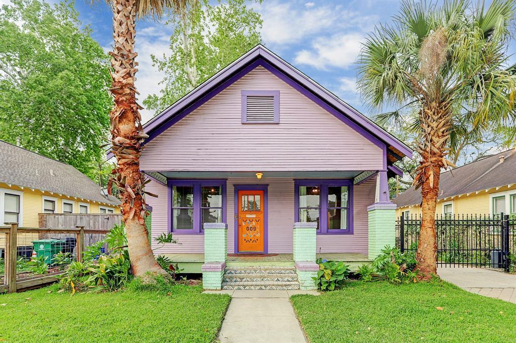 609 Aurora St