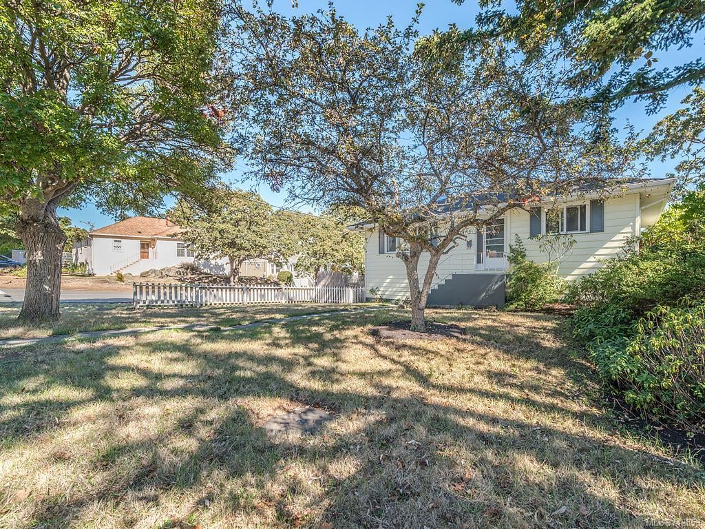 2665 Roseberry Ave