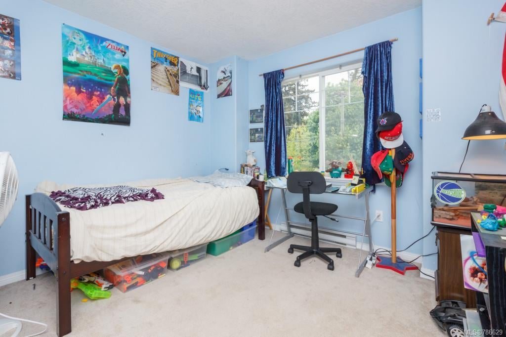 2296 Selwyn Rd, Langford