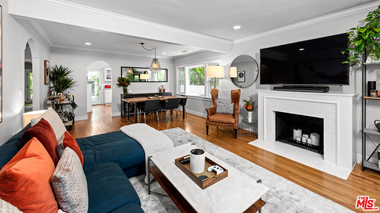 712 N Sierra Bonita Ave