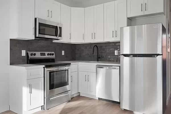 128 Franklin Street Unit: 2