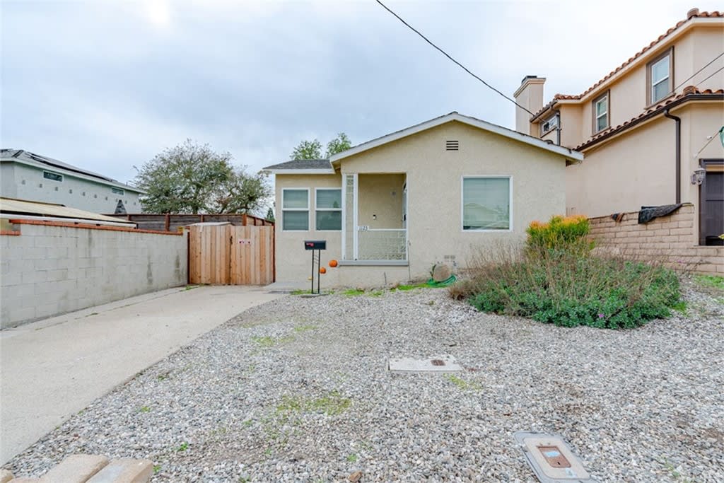 1123 W Upland Ave