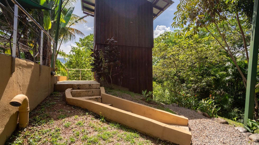 Home with White Water Views and Easy Access in Ojochal