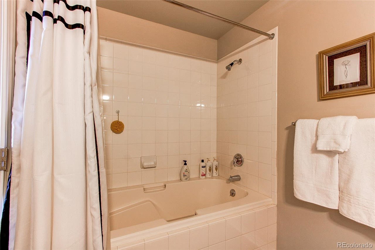 300 W 11th Ave #16D