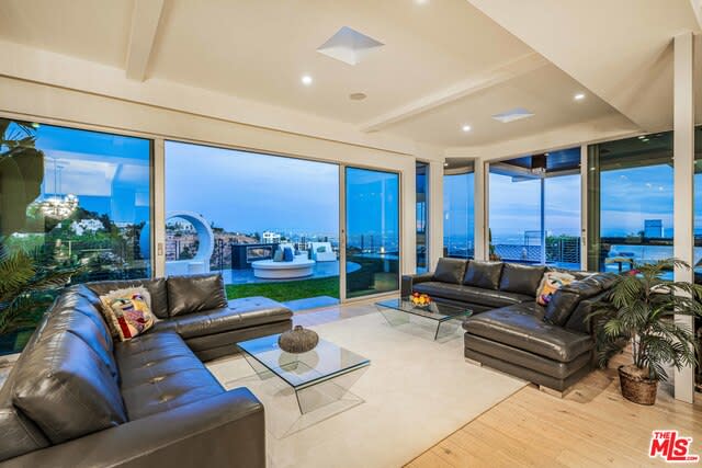 Ridge Crescent