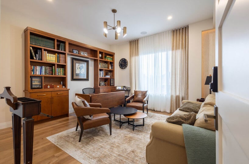 92 Eringate Ct