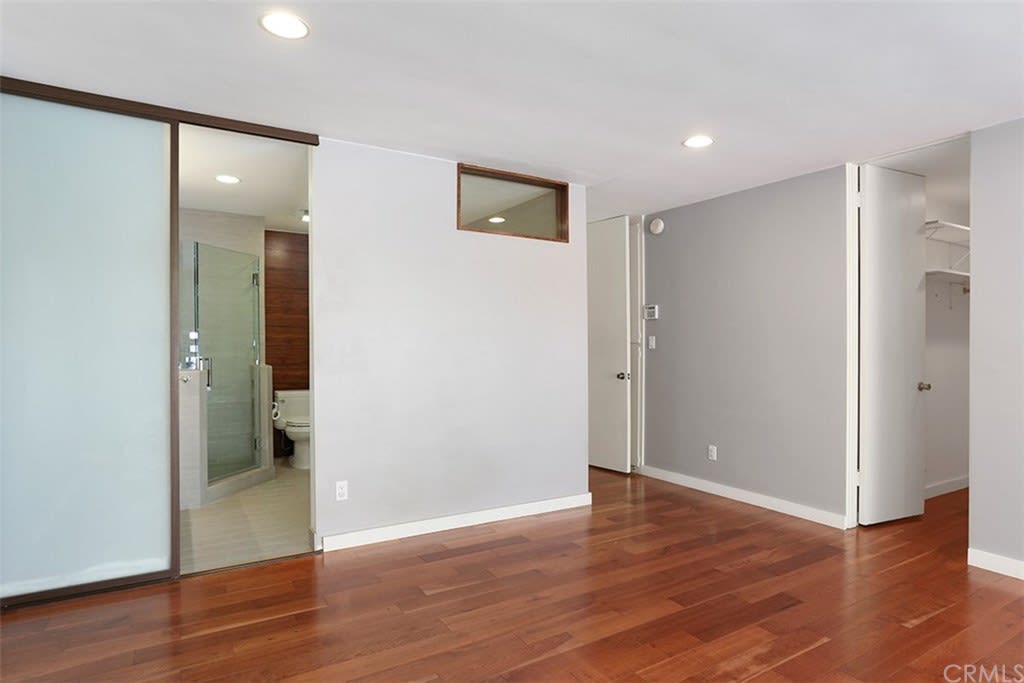 1099 Pine Oak Lane
