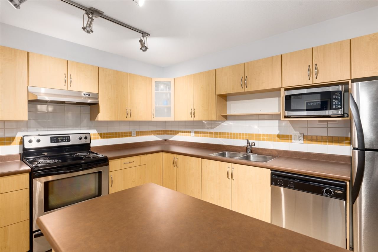 308-160 Shoreline Cir