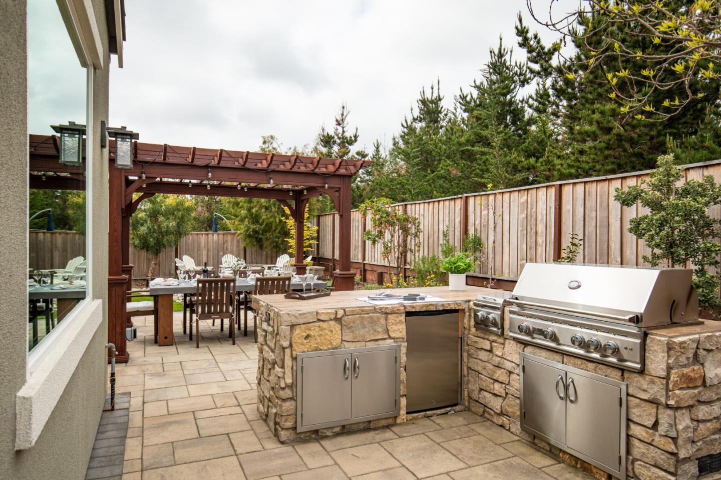 470 Logan Way