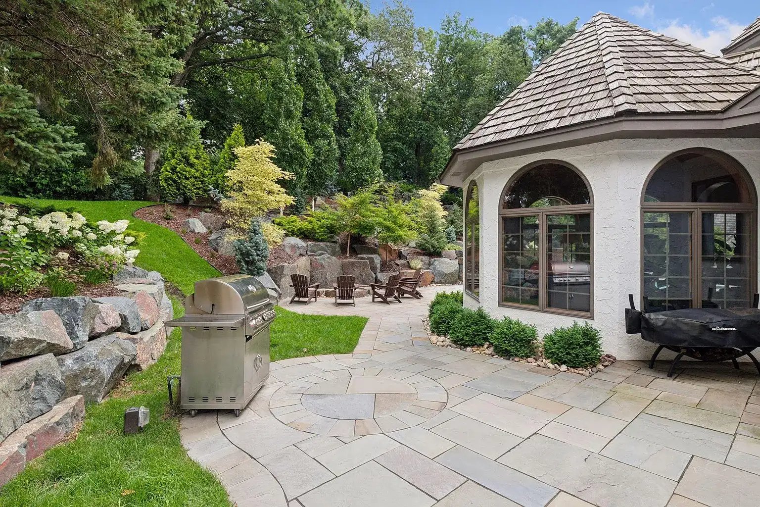 5021 Interlachen Bluff