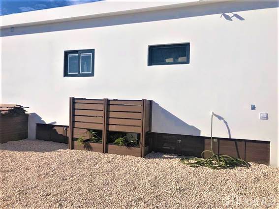 Modern Luxury Single-family Waterfront 2 Bed 2.5 Bath Home With Infinity Pool