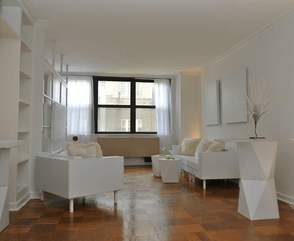 130 E 18th St #8P