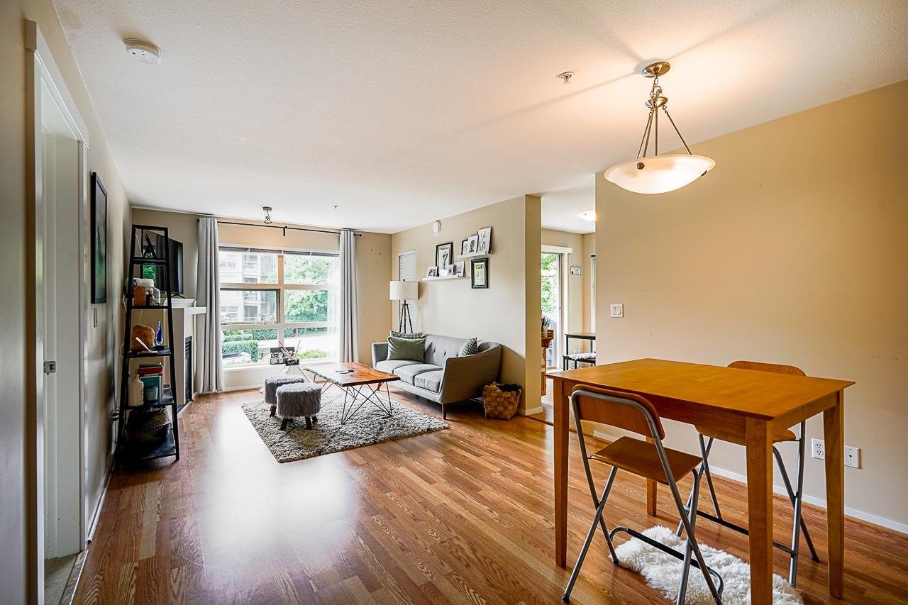 316-9319 University Cres
