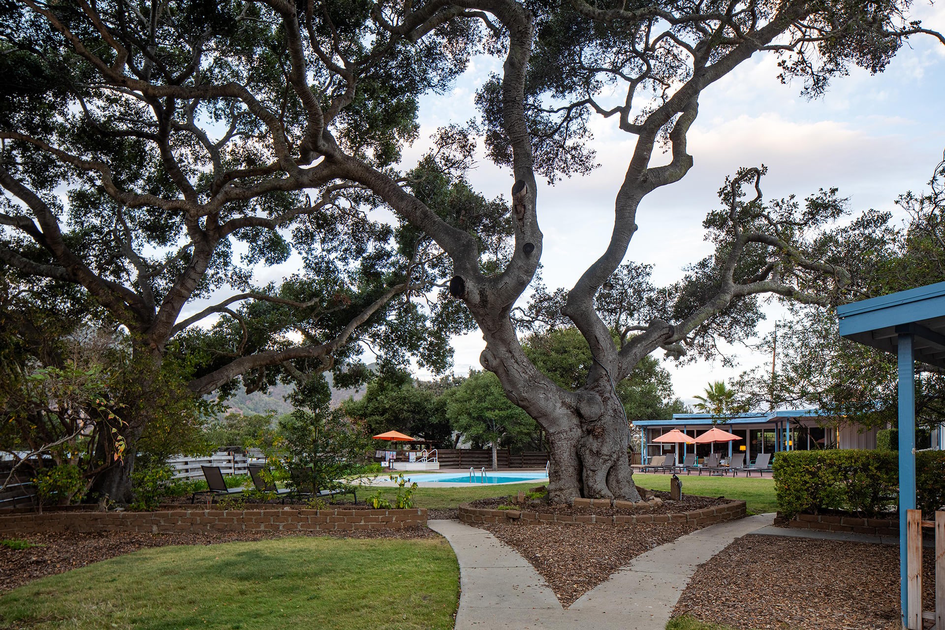 Blue Sky Lodge - Carmel Valley Village