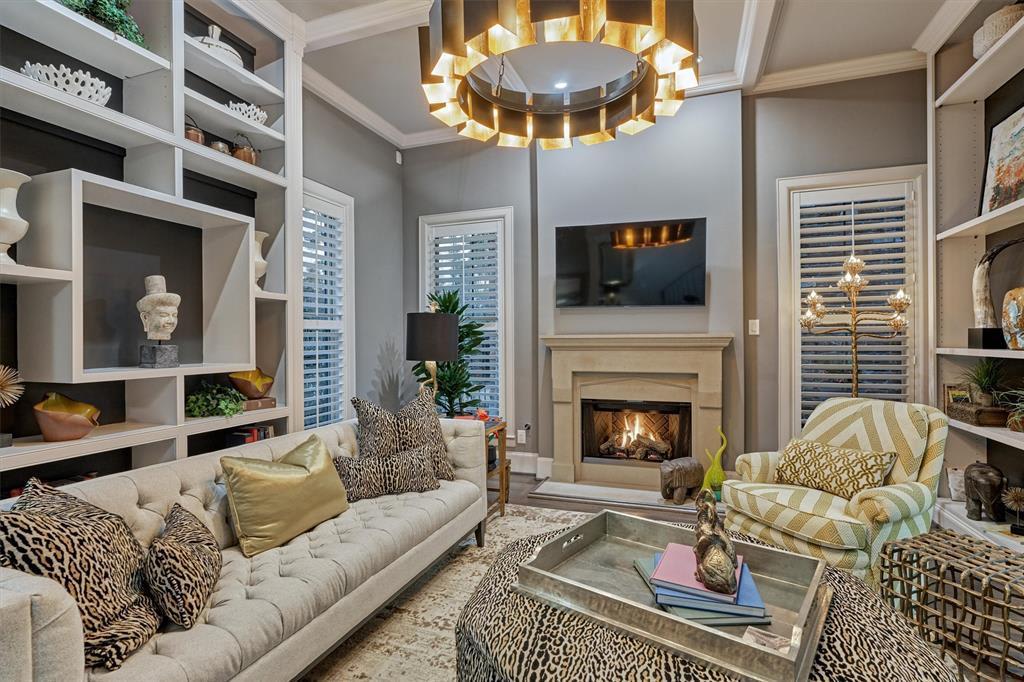 2514 Lake Front Cir