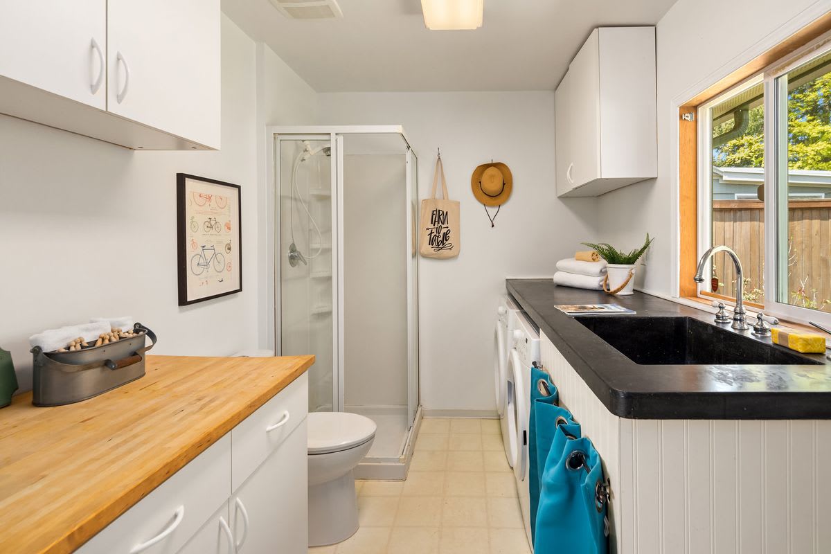 Charming Views in Arbor Heights