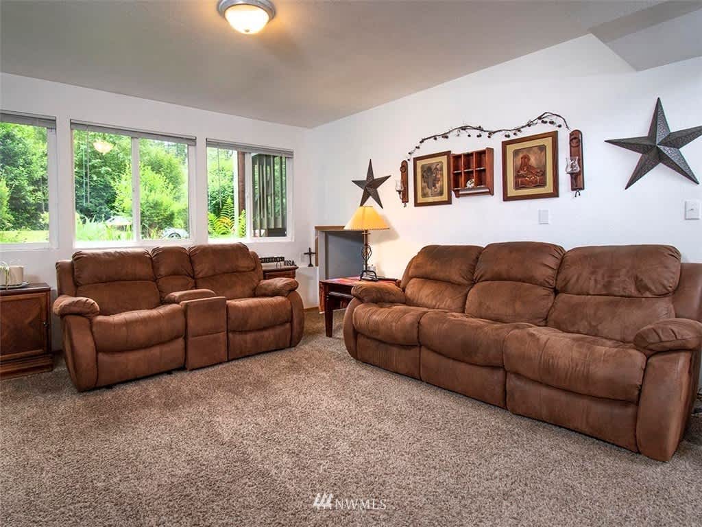 21030 Echo Lake Rd
