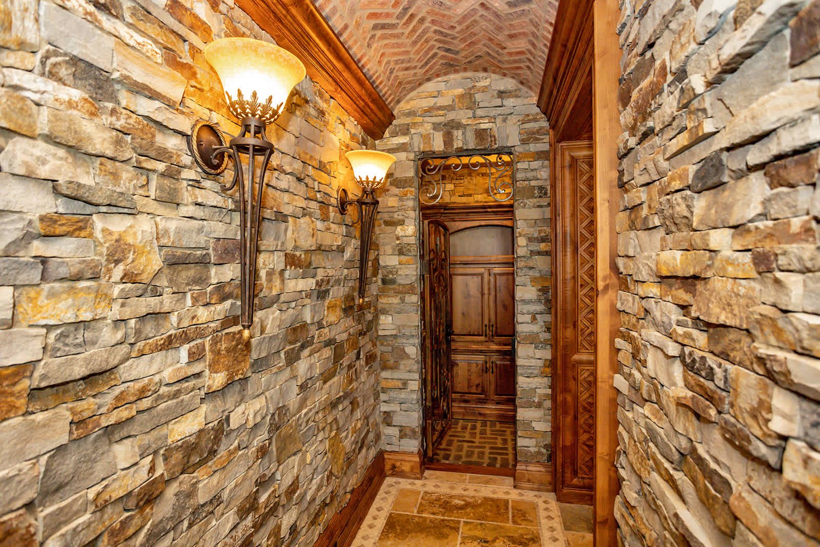 2505 NE Bellagio Court
