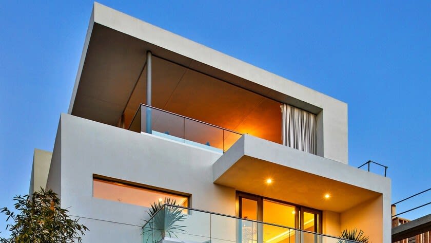 Contemporary Jewel Box Caters to the Silicon Beach Crowd