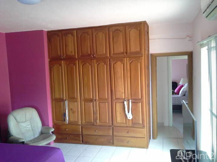 Corozal Gem - 2300 sq ft, 2 story, 4 bed, 4 bath single-family home 