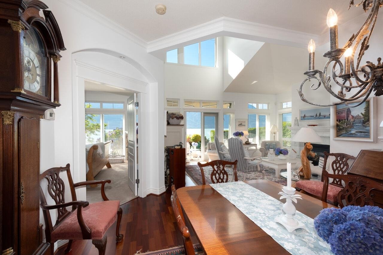 15 Beach Dr