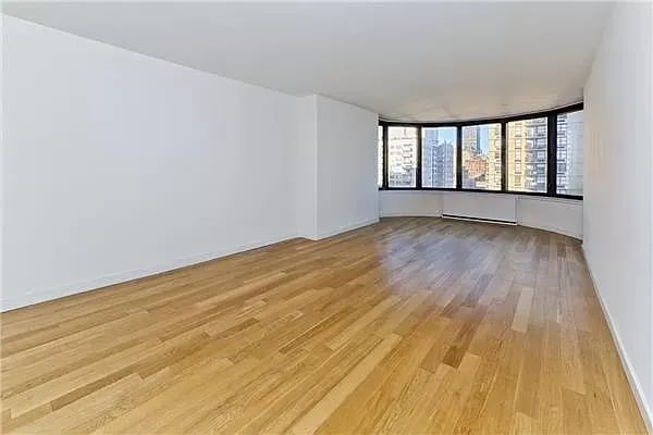 330 East 38th Street Unit: 19F