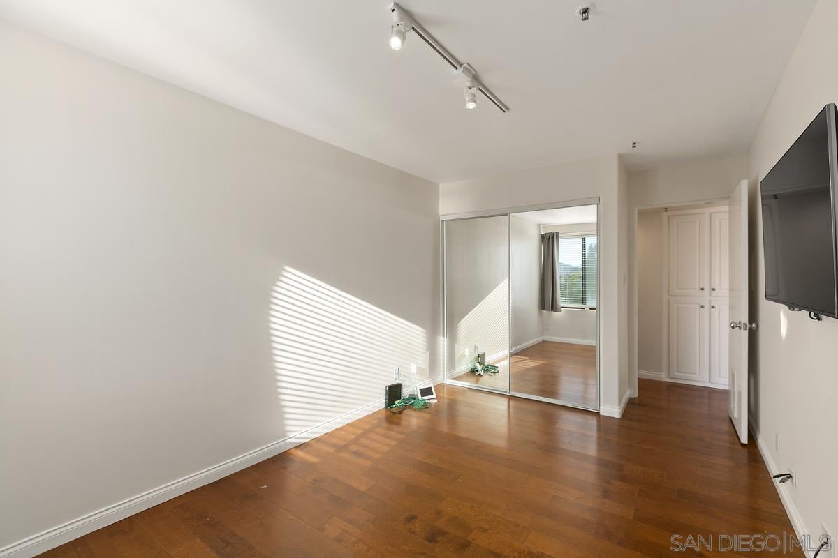 5726 La Jolla Blvd #206