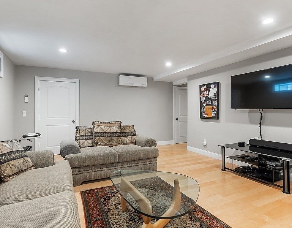 1 Sarah Jane Court