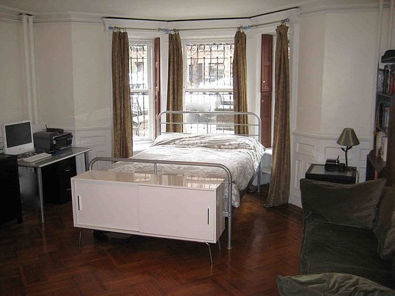 915 President St Apt: 1F