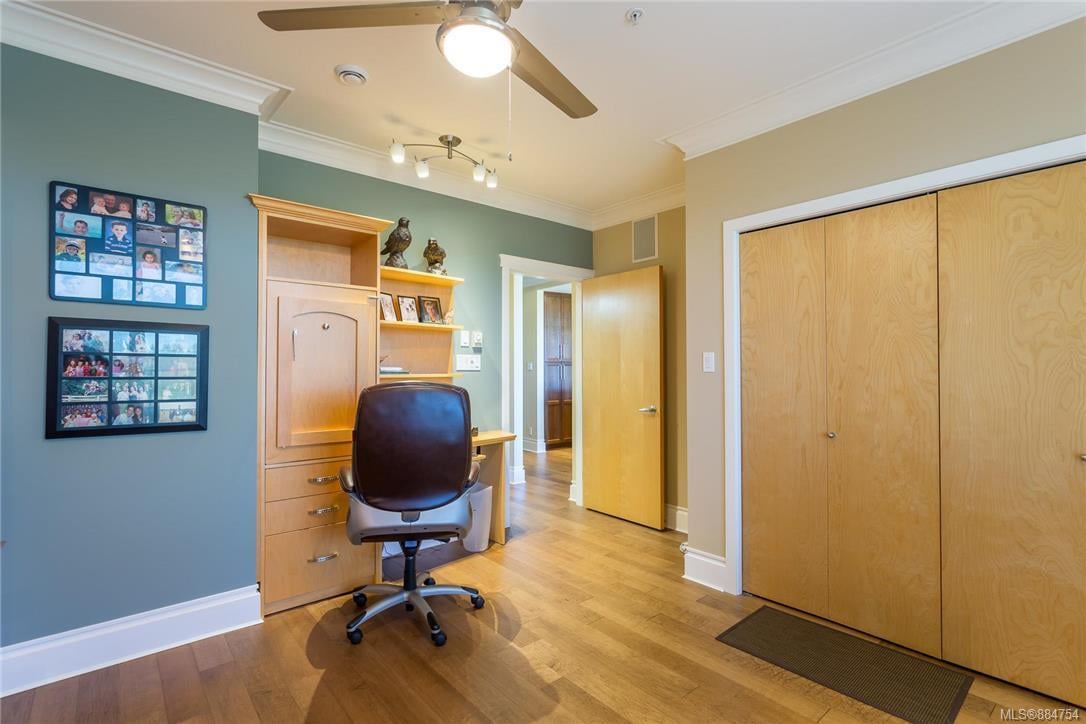 303-5332 Sayward Hill Cres